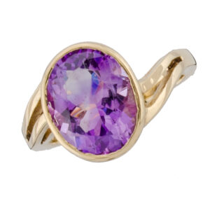 Oval Amethyst ring